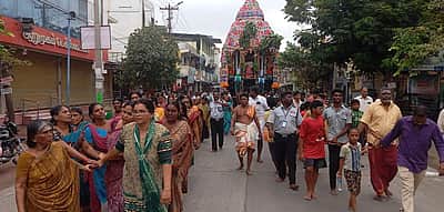 திருச்செந்தூா் வெயிலுகந்தம்மன் கோயிலில் மாசித் தேரோட்டம்!