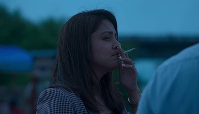 சிகரெட் பிடிக்கும் காட்சியில் ஜோதிகா!