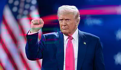 அமெரிக்காவின் அலுவல் மொழியாக ஆங்கிலம்: டிரம்ப் அறிவிப்பு 