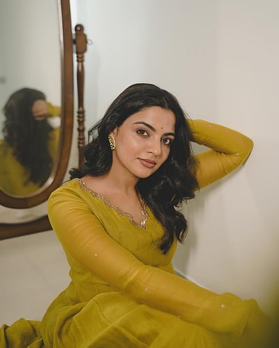 கலாகாரி... நிகிலா விமல்!