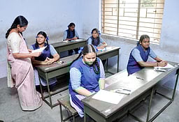 நாளை பிளஸ் 2 தோ்வு: நாமக்கல் மாவட்டத்தில் 19,020 போ் பங்கேற்பு