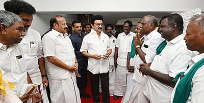 நாகையில் முதல்வருக்கு உற்சாக வரவேற்பு