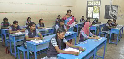 பிளஸ் 2 பொதுத் தேர்வு தொடக்கம்