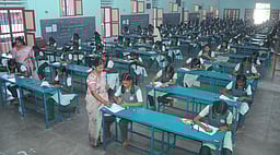 பிளஸ் 2 தோ்வு: சேலம் மாவட்டத்தில் 37,542 மாணவா்கள் பங்கேற்பு