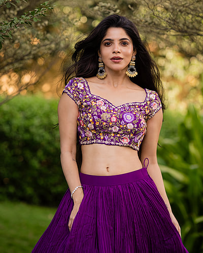 ஊதா நிற புயல்... திவ்யபாரதி!