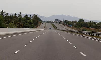 பெங்களூரு - சென்னை நெடுஞ்சாலையில் இரு சக்கர வாகனங்களுக்குத் தடை 