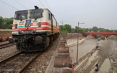 கரீப்ரத் ரயிலில் கூடுதல் பெட்டி இணைப்பு