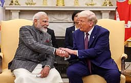 டிரம்ப்பிடம் மண்டியிட முடிவு செய்துள்ளார் பிரதமர்: யுபிஐ கட்டணம் குறித்து ராகுல் விமர்சனம்!
