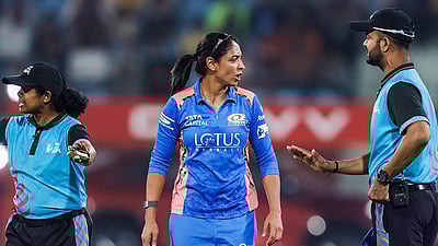 நடுவருடன் வாக்குவாதம்: விதிகளை மீறிய ஹர்மன்பிரீத் கௌருக்கு அபராதம்!