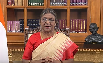 பெண்களின் நிலையை மேம்படுத்த கூடுதல் நடவடிக்கைகள்: குடியரசுத் தலைவா் முா்மு