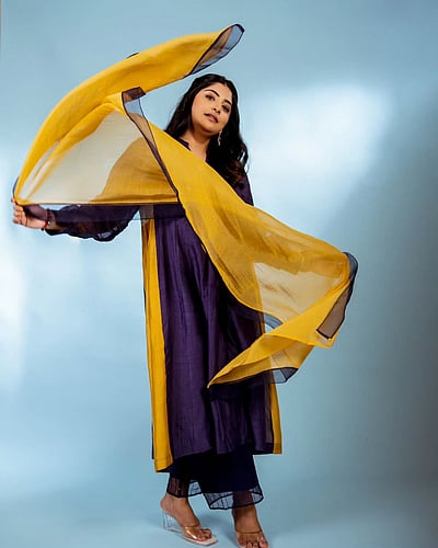 எந்தன் நெஞ்சில்... மஞ்சிமா மோகன்!