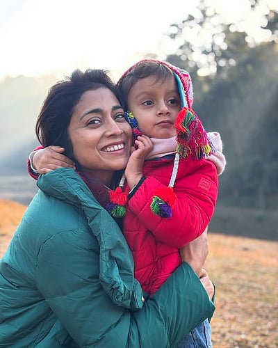 மகளுடன்.. ஸ்ரேயா சரண்!