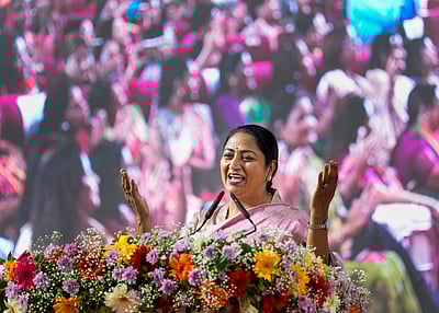 காற்று மாசுபாட்டை எதிா்த்துப் போராட விரிவான பிரசாரம்:
தில்லி முதல்வா் ரேகா குப்தா