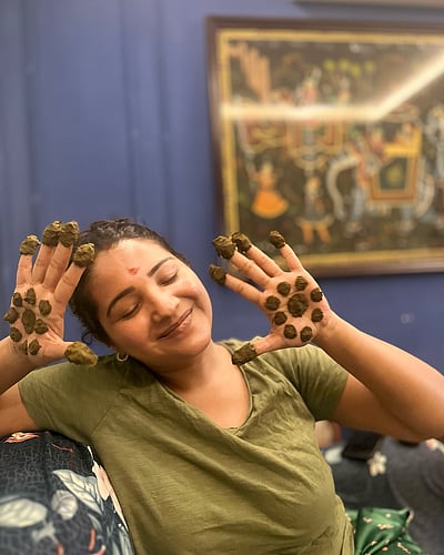 மருதாணி விழியில்... சரண்யா துராடி!