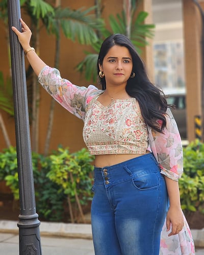 வானில் ஏன் இந்த மாற்றம்.... ஹரிபிரியா இசை! 