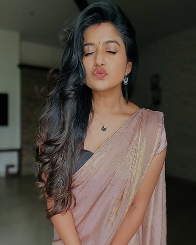 உள்ளுக்குள் நான்... செளந்தர்யா ரெட்டி! 