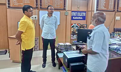 காரைக்கால் ஆட்சியருடன்
பேரிடா் மீட்புக் குழு துணைத் தளபதி சந்திப்பு