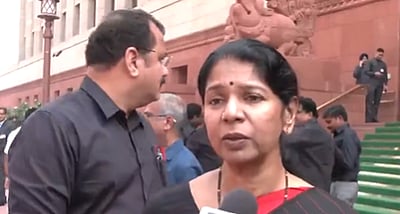 அவையில் தர்மேந்திர பிரதான் மன்னிப்பு கேட்க வேண்டும்: கனிமொழி