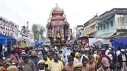 பழனியில் பங்குனி உத்திரத் தேரோட்டம்: பல்லாயிரக்கணக்கான பக்தா்கள் பங்கேற்பு