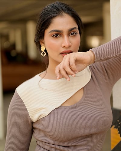 காந்தப் பார்வை... ஷிவானி நாராயணன்!