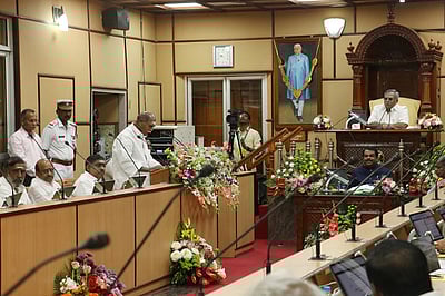 புதுச்சேரிக்கு மாநில அந்தஸ்து: பேரவையில் தீர்மானம் நிறைவேற்றம்!