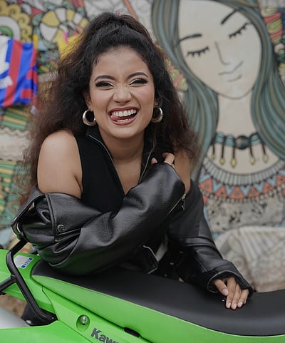 மேக்கப் போதுமா? அன்னா பென்!