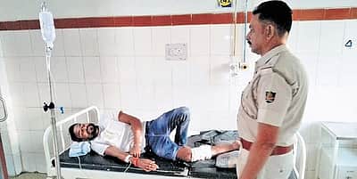 காவல் துறையினருடன் துப்பாக்கிச் சண்டை... குற்றவாளி படுகாயம்! கூட்டாளியுடன் கைது! 