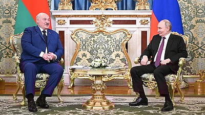 உக்ரைன் அமைதி திட்டத்தில் நடைமுறை சிக்கல்கள்: விளாதிமீா் புதின் 