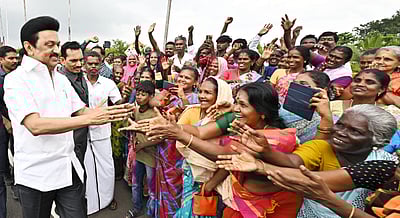 பட்ஜெட்: பெண்கள் பெயரில் சொத்துகள் வாங்கினால் 1% பதிவுக் கட்டணம் குறைப்பு!