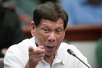 மனித உரிமை மீறல் குற்றச்சாட்டுக்கு பொறுப்பேற்கத் தயாா்: டுடோ்த்தே 