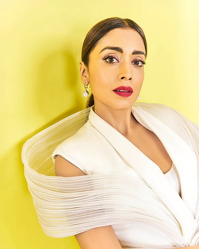 அழகான பொண்ணு நான்... ஷ்ரேயா சரண்!