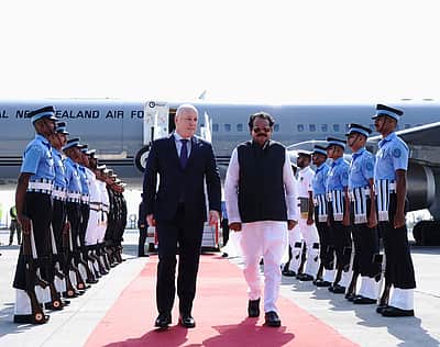 நியூஸிலாந்து பிரதமா் இந்தியா வருகை! -மீண்டும் தடையற்ற வா்த்தக ஒப்பந்தப் பேச்சு