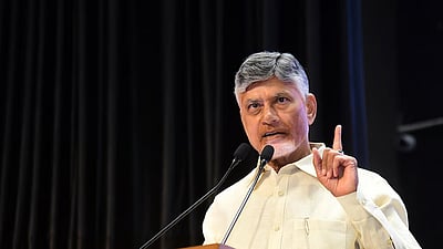 வெறுப்பதற்காக அல்ல மொழி; பல மொழி கற்பது அவசியம்: சந்திரபாபு நாயுடு