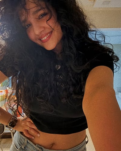 கார்மேக குழலி.. ரித்திகா சிங்!