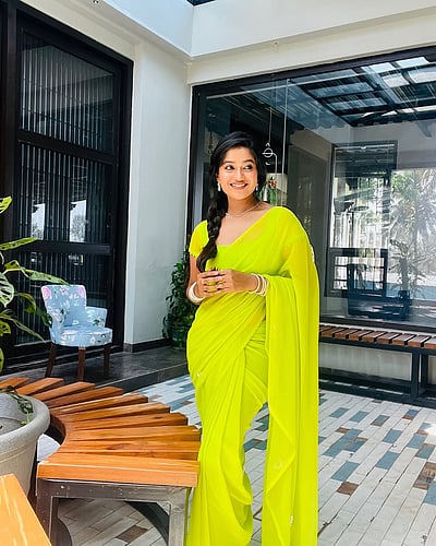 ஒரு முறை.. இரு முறை.. சௌந்தர்யா ரெட்டி!