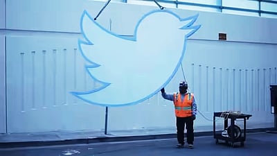 250 கிலோ எடையுடைய டிவிட்டர் இலச்சினை ஏலம்!