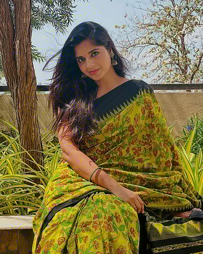 காதருகே கருமேகங்கள்... சத்யா! 