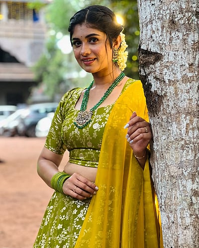 பச்சை நிற ஒளி... அஸ்வதி! 