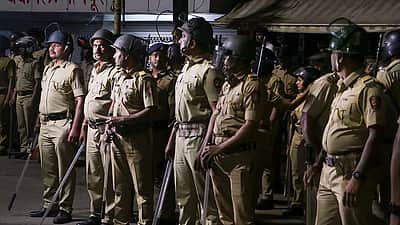 நாக்பூர் கலவரம்: ஹிந்து அமைப்பைச் சேர்ந்த 8 பேர் சரண்! 