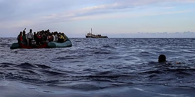 படகு விபத்தில் 6 அகதிகள் பலி! 40 பேர் மாயம்! 