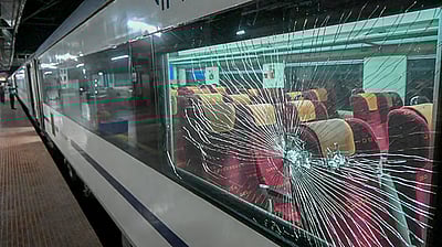 இந்திய ரயில்கள் மீதான 7,971 கல்வீச்சு சம்பவங்களில் 4,549 பேர் கைது: மத்திய அரசு!