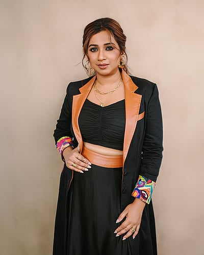 பாடும் பறவை... ஸ்ரேயா கோஷல்!