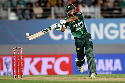 ஹசன் நவாஸ் அதிவேக சதம்: 205 ரன்கள் இலக்கை விரட்டிப் பிடித்து பாகிஸ்தான் அசத்தல்! 