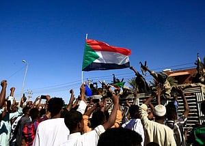 அதிபர் மாளிகையை மீண்டும் கைப்பற்றிய சூடான் ராணுவம்! 