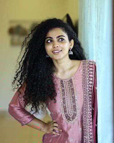 மயக்கமா கலக்கமா?.. பாடினி குமார்! 