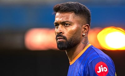 மும்பை இந்தியன்ஸ் அணி வலுவாக உள்ளதா? முன்னாள் ஆஸி. கேப்டன் கூறுவதென்ன?