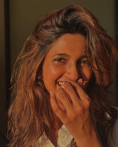 இது சாயங்காலமா? கீர்த்தி பாண்டியன்!