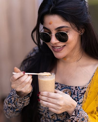 கூல் பேபி கூல்.. திவ்ய பாரதி!