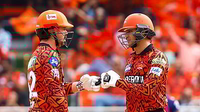 சரவெடியைத் தொடங்கிய சன்ரைசர்ஸ்..! 6 ஓவர்களில் 94 ரன்கள்!