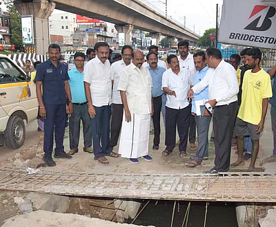 அண்ணா சாலையில் உயா்நிலை சாலை பணிகள்! - அமைச்சா் எ.வ.வேலு ஆய்வு